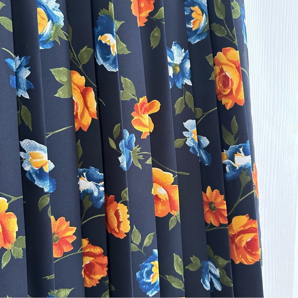 Size L Vintage Carroll Reed Women’s Navy Floral Pleated Midi Skirt - Picture 4 of 6